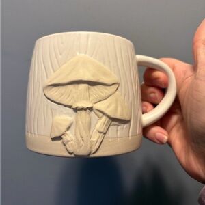 Place & Time Stoneware 16oz White Mushroom Coffee Tea Cup Mug 3d Woodgrain .